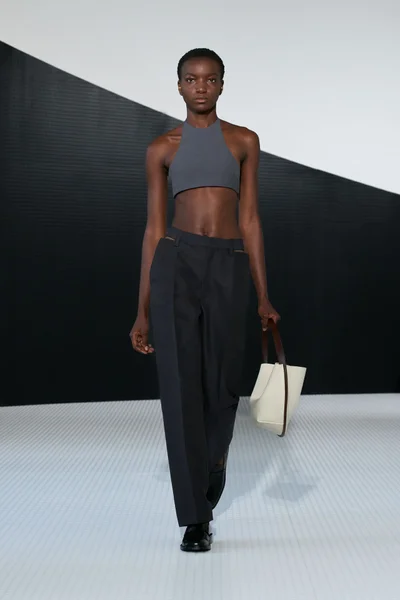 Look 25